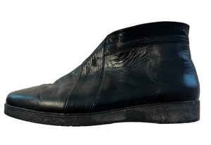 BeautiFeel Black Ankle Boots •39/8.5•Snakeskin Embossed Accent Flats Leather EXC - Picture 1 of 10