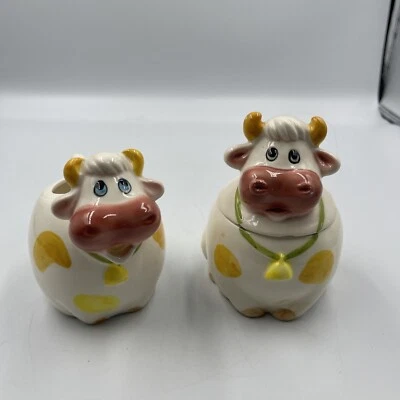 Juego de azúcar y crema de cerámica de vaca caprichoso vintage blanco con manchas amarillas Foto 1 de 4