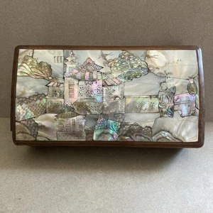 grande boite ancienne En Bois Japon, Chine ? décor nacre gravé Asie Vintage - Imagen 1 de 11