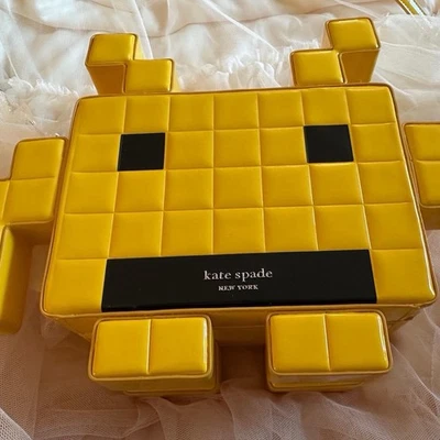 Bandolera Kate Spade × Space Invaders Patente Amarilla 3D Alien (NUEVA CON ETIQUETAS) Foto 1 de 4