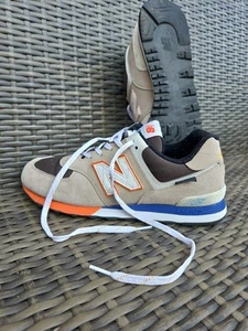 Scarpe da ginnastica New Balance 574 in buone condizioni taglia 8,5 - Foto 1 di 11