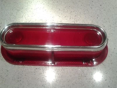 1961 PONTIAC CATALINA VENTURA STOP TAIL LIGHT LENS GLO BRITE 555 TMC 571 5851951 - Image 1 of 2