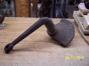 FORD STEERING SECTOR GEAR FITS 2N AND 9N. 9N3527 - Picture 1 of 4