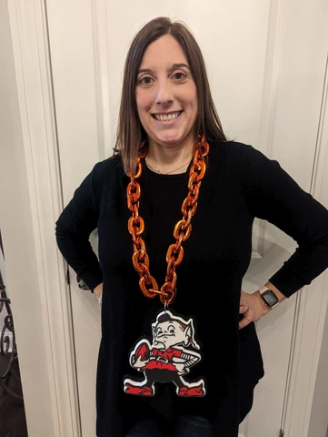 CLEVELAND BROWNS 10" FAN FOAM ELF NECKLACE WITH PLASTIC CHAIN NFL LICENSED Cover