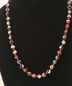 Collana Vintage Millefiori Veneziana Murano Annodata A Mano Vetro Perline 24” - Foto 1 di 13