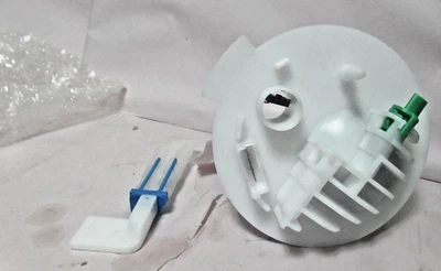 NEW Land Rover LR4 2010-2016 RangeRover Sport 2010-13 Fuel Filter Cover LR043420 - Image 1 of 4