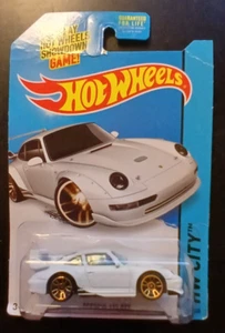 HOT WHEELS PORSCHE 993 GT2 2014 HW CITY #27 WHITE HW CITY - NIP - Bild 1 von 3