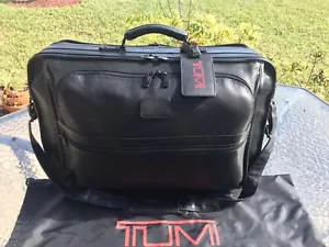 VALIGIA TUMI APLHA VINTAGE ORIGINALE IN PELLE NAPA NERA ULTRA RARA $995 - Foto 1 di 12
