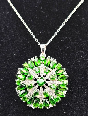 "Colgante de rodio de 27 mm de diopsido cromado y circón blanco y cadena de 18"" - súper brillante" Foto 1 de 4