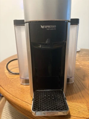 Máquina de café e espresso Nespresso Vertuo Evoluo por Delonghi, prata - Imagem 1 de 2