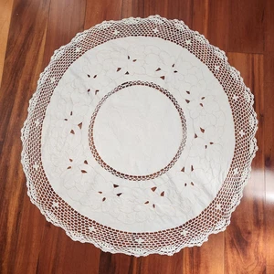 Vintage Off White Round Crochet Lace Edge Leaf Floral Cutwork Tablecloth Doily - Picture 1 of 5