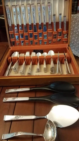 Reed and Barton Classic Rose Sterling Flatware Set: 62 pieces Cover