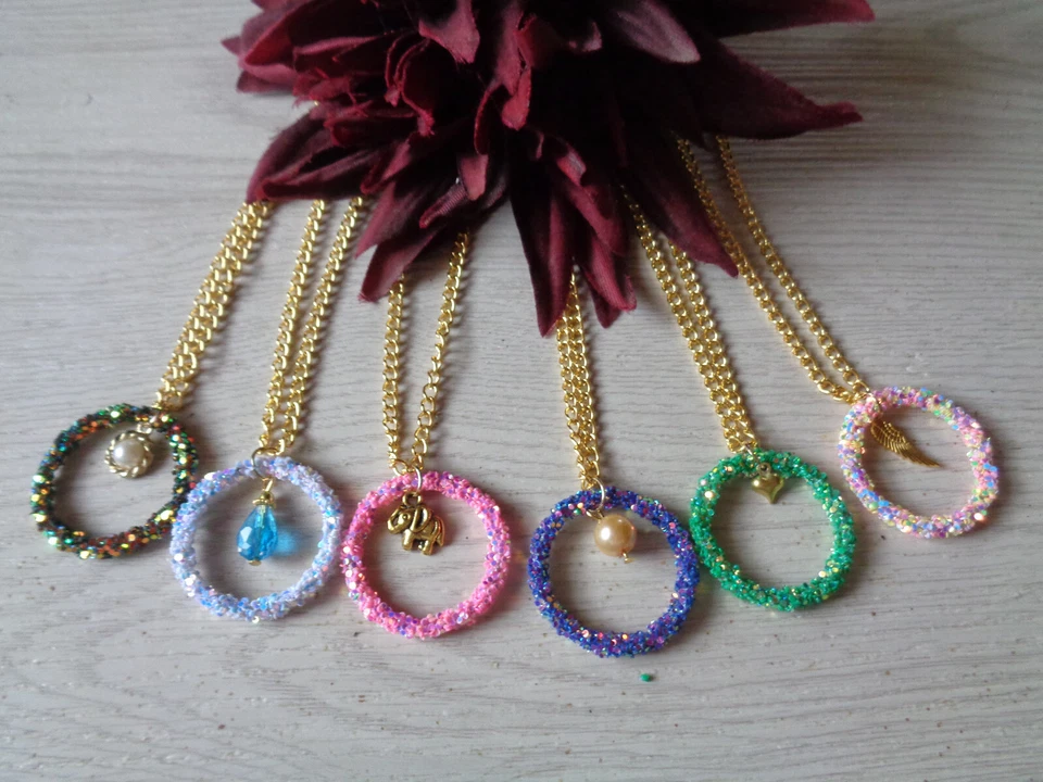 Halsketten mehrfarbig mit Pailetten  6 versch. Varianten - Bild 1 von 1