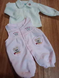 Vintage NOC bestickter Fußballbär Baby Mädchen Zweiteiler Pullover rosa 6-9 Monate - Bild 1 von 11
