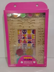 Kinder malen Ihren eigenen Holz Bilderrahmen Set. Von Mondo Lama - Bild 1 von 10