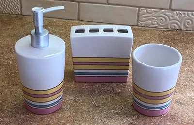 Tommy Hilfiger Juego de Baño 3 Piezas Vaso Dispensador de Jabón Soporte para Cepillo de Dientes Foto 1 de 4