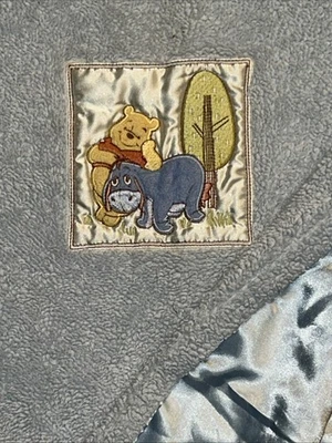 Manta de bebé azul Winnie the Pooh Eeyore Tree bordada en muy buen estado de Disney Foto 1 de 4