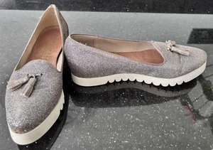 PRIMICHI ACCESSORIES .. Lightweight Rubber Sole Tassle Shoes Sz 6 - Picture 1 of 7
