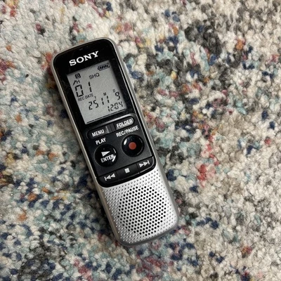 Sony ICD-BX140 Mono Digital Voice Recorder Dictaphone 4GB (1043hrs MP3) - Image 1 of 4