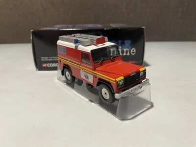 Corgi 999 1/43 Scale CC07704 Land Rover 110 - Mountain Range Light 4 Wheel Drive - Image 1 of 4