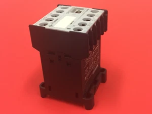 Siemens - P/N: 3TF2001-0BB4 - Contactor  - Picture 1 of 4