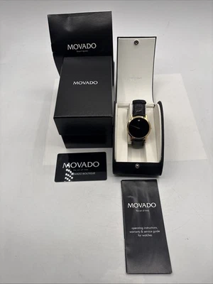 Reloj clásico MOVADO Swiss Museum esfera negra correa de cuero para hombre Foto 1 de 4