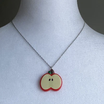 Hecho a mano Apple ACERO INOXIDABLE Collar Plata Medias Relleno Caprichoso Hada Foto 1 de 4