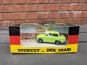 Vitesse Trabant Der Trabi - 1:43 MIB Fall Of The Berlin Wall - Picture 1 of 6