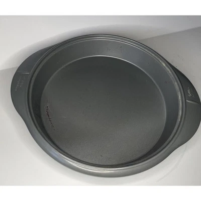 Sartén redonda antiadherente Wilton Bake it Better de acero para pasteles, 9 pulgadas con arañazos. FOTOS Foto 1 de 4