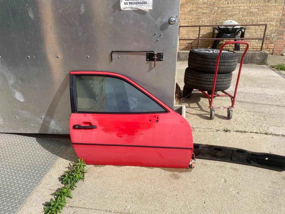 Porsche 924s 1986 fabricante de equipos originales puerta del pasajero derecha con cristal de ventana y motor/arnés Foto 1 de 1