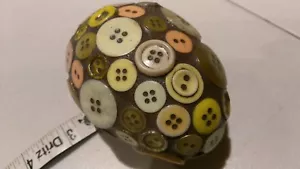 Yellow Egg Buttons ANTIQUE VINTAGE EASTER BEAUTIFUL HANDMADE ART MEETS FASHION - Picture 1 of 6