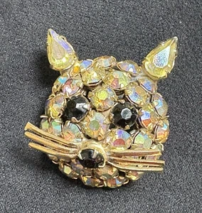 VINTAGE WARNER IRIDESCENT RHINESTONES KITTY CAT FACE PIN BROOCH, SIGNED - Picture 1 of 4