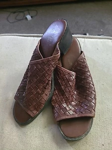 Vintage 90's The Leather Collection Woven Fisher Slides Mules Size 8 1/2 Brown - Picture 1 of 6