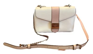 DKNY Handtasche klein Layla weiß/rosa Leder silber Kettenriemen Umhängetasche 5" breit - Bild 1 von 11