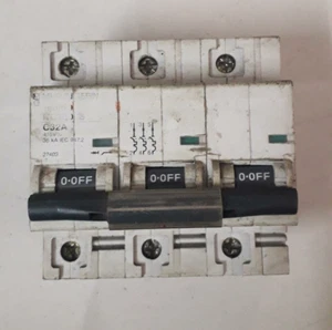 Merlin Gerin C60H 32A multi9 Circuit Breaker - Picture 1 of 5