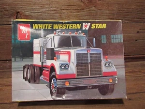 AMT White Western W Star Tractor 1:25 Scale Plastic Model Kit - New Condition! - Picture 1 of 6