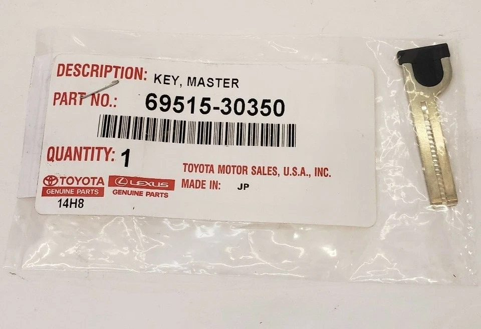 ОРИГИНАЛЬНЫЙ ЗАВОДСКОЙ БУМАЖНИК ДЛЯ КРЕДИТНЫХ КАРТ LEXUS СМАРТ-КЛЮЧ МЕТАЛЛИЧЕСКАЯ ВСТАВКА 2015-2019 RC-F - Изображение 1 из 1