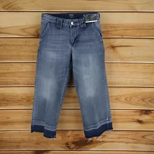 a.n.a. A New Approach Capri Jeans Womens Size 8 Blue Denim Stretch Mid Rise NEW - Picture 1 of 9