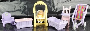 Fisher Price Loving Family Sweet Sounds Kinderzimmermöbel mit Baby Posten SIEHE FOTOS - Bild 1 von 24