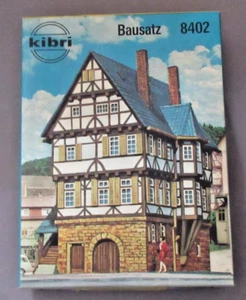 H0 Kibri Fachwerkhaus am Brunnen Bausatz in OVP 8402 ungebaut! - Bild 1 von 1