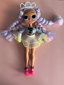 LOL Surprise! OMG Dance Miss Royale Modepuppe 9 Zoll mit Kleidung Lavendel Zöpfe - Bild 1 von 8