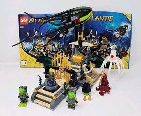 Lego 8061 Atlantis Gateway of the Squid w Minifigures 90% Complete Squid Divers