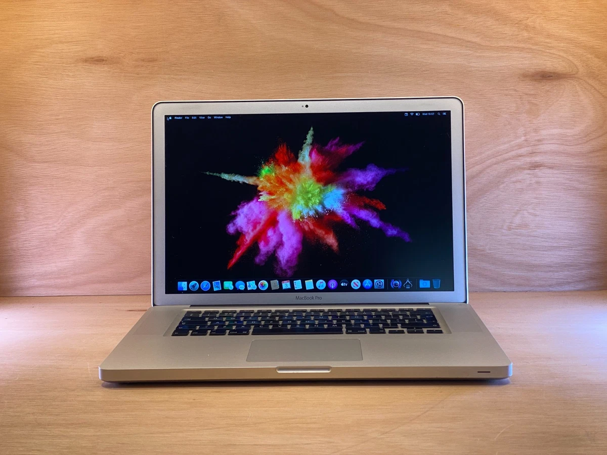 MacBook Pro 17-inch / i7（2.2GHz） / メモリ 16GB / 256GB SSD / OS