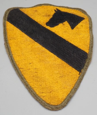WWII 1st Cavalry Division First Team DI Unit Crest Patch NO GLOW - Image 1 of 2