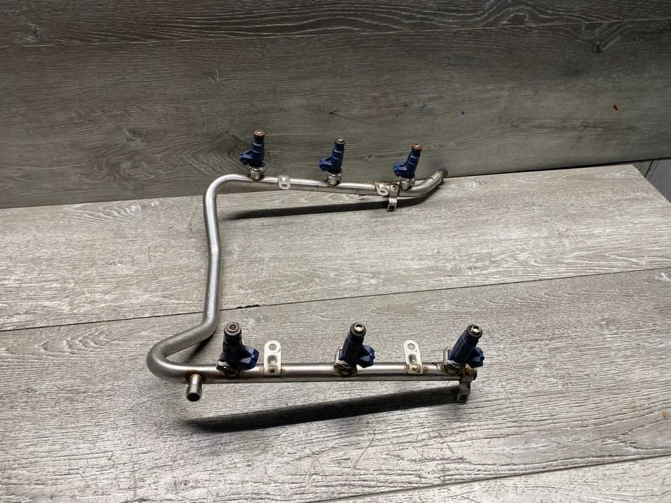 OEM MERCEDES BENZ E320 CLK320 2001-05 V6 MOTOR 3.2L COMBUSTIBLE GAS RIEL 6 INYECTORES Foto 1 de 4