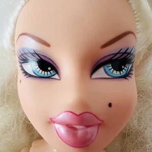 Bratz Costume Party Pouty Princess Cloe Doll With Original Blue High Heels NUDE - Picture 1 of 21