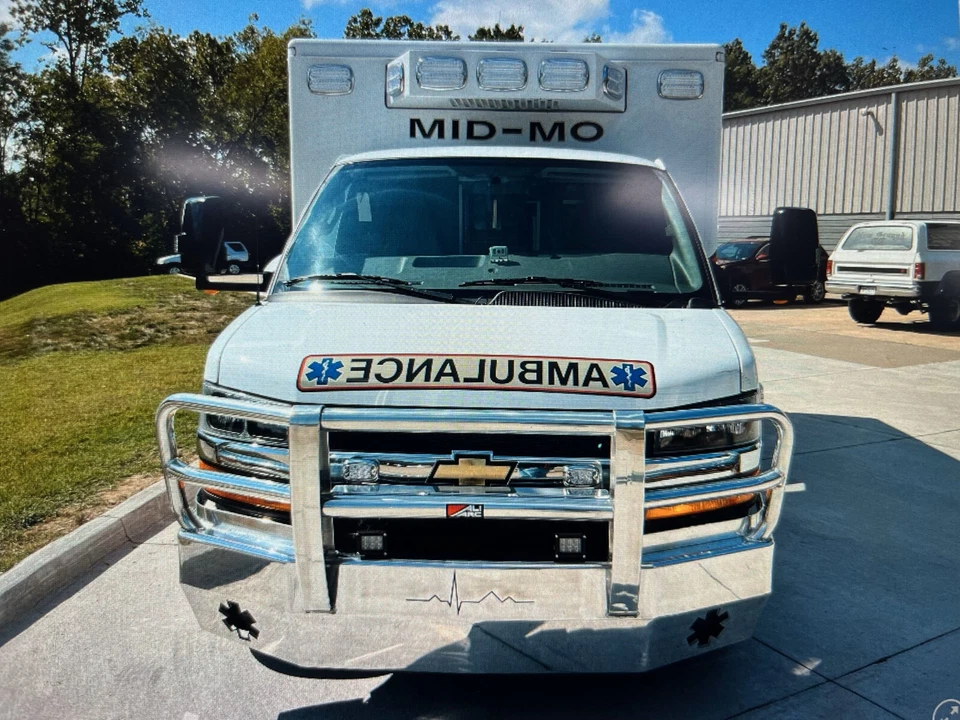 Parachoques Ali-Arc Chevy G4500 Moose - Nuevo | Envío del comprador o recogida local solamente Foto 1 de 1