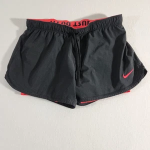 Nike Damen Dri Fit Spandex gefüttert schwarz Shorts Medium  - Bild 1 von 8