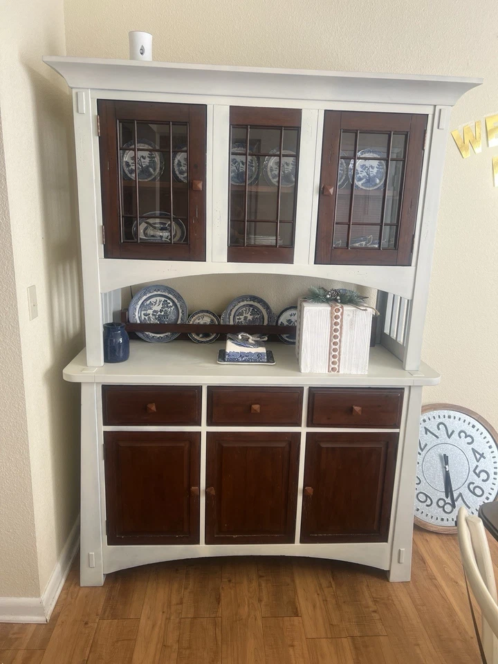 Gabinete de China Sólido Foto 1 de 1