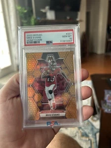 Mosaico Panini 2023 - Mike Evans #227 Honeycomb Prizm - Imagen 1 de 2